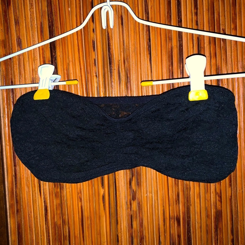 3/20🌟Victoria’s Secret pink strapless lace bra medium